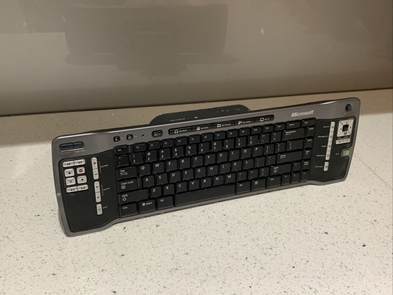 Microsoft 1044 Wireless Remote Keyboard,  All In One Media Keyboard, X806590-101