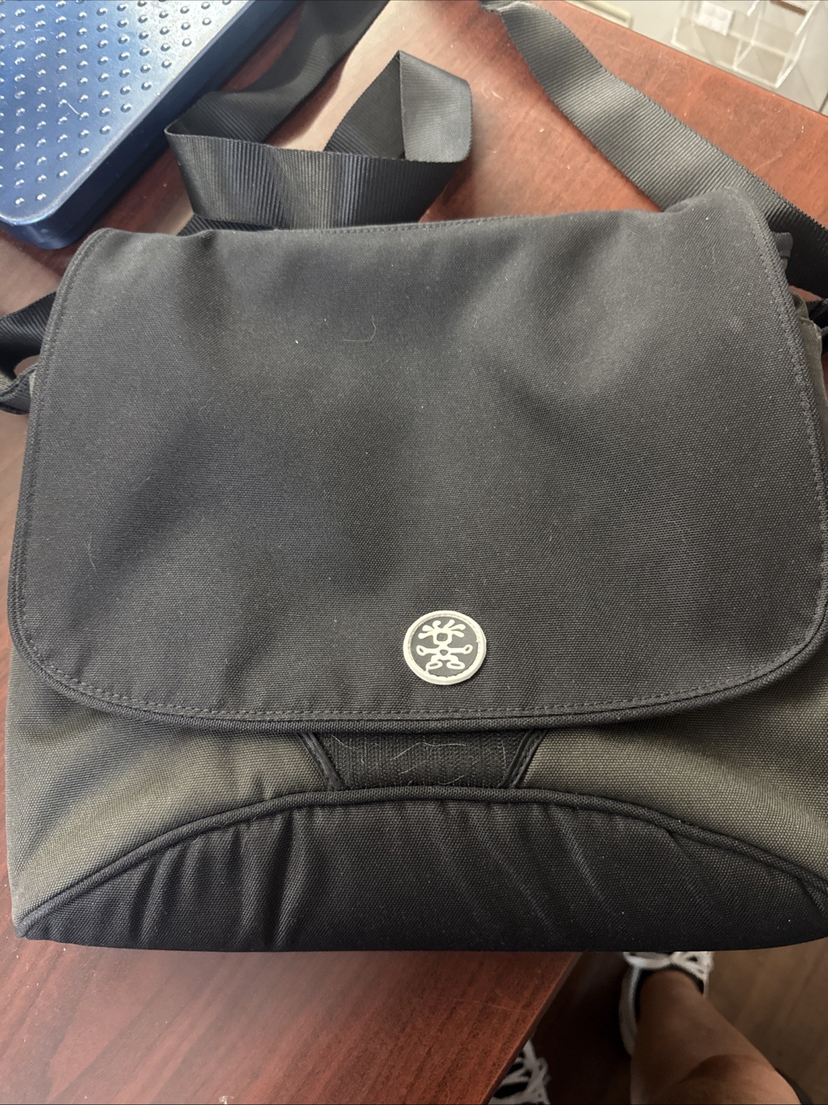 Crumpler The Skivvy Messenger Bag Size Small Black/Yellow Shoulder Tote