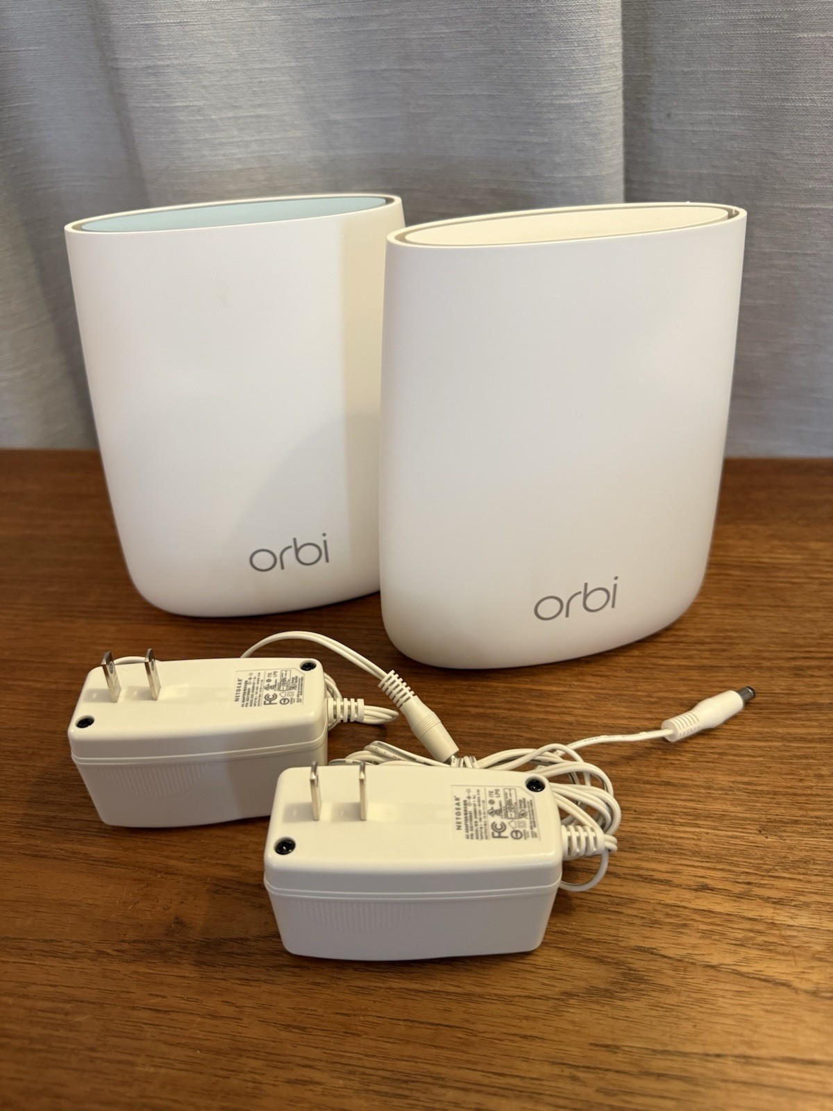 Netgear Orbi RBR20 & RBS20 Tri-Band WiFi Modem Mesh Router & Satellite Combo