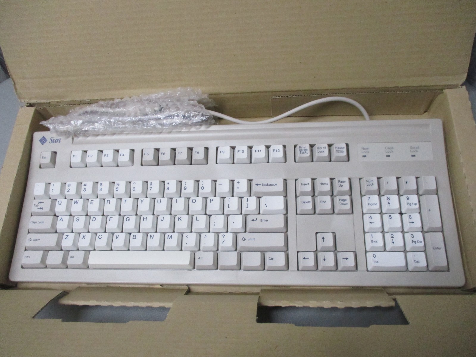 Sun Microsystems Keyboard 3201256-01 Vintage Retro PC Computer PS/2 White w/Box