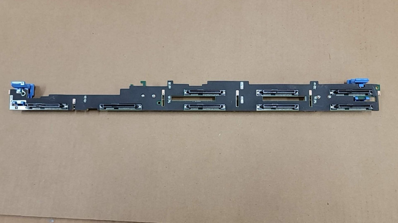 Dell 94J5V 094J5V PowerEdge R440 R640 8x 2.5'' Backplane