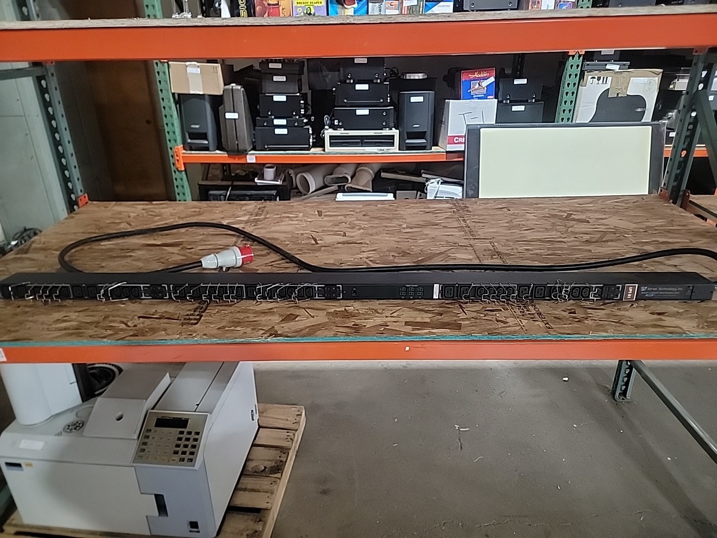 Server Technology  Sentry Smart Cabinet Distribution Unit CL-36V53545-A4C