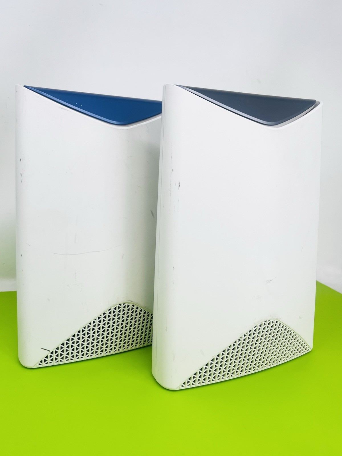 NETGEAR Orbi Pro SRR60 Router & SRS60 Satellite Tri-Band WiFi Mesh System - USED