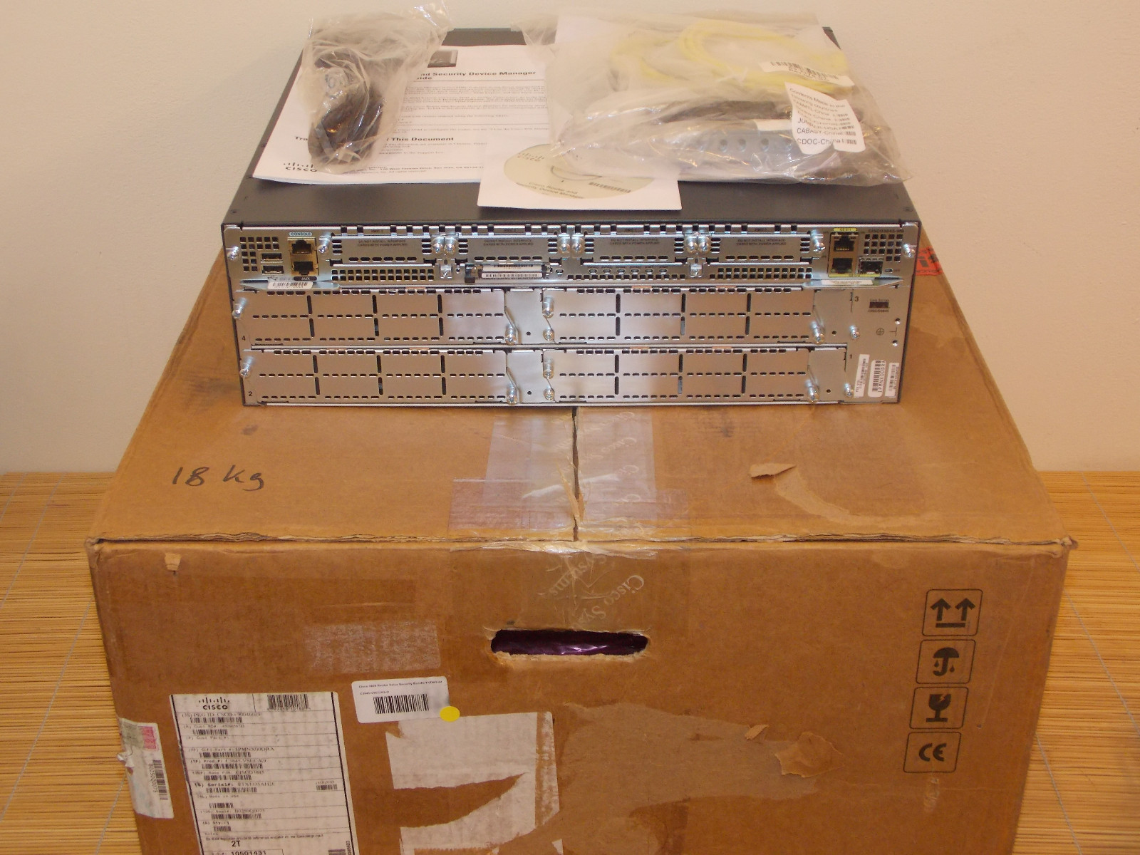 NEW Cisco C3845-VSEC/K9 Voice Security Bundle with PVDM2-64 NEW OPEN BOX