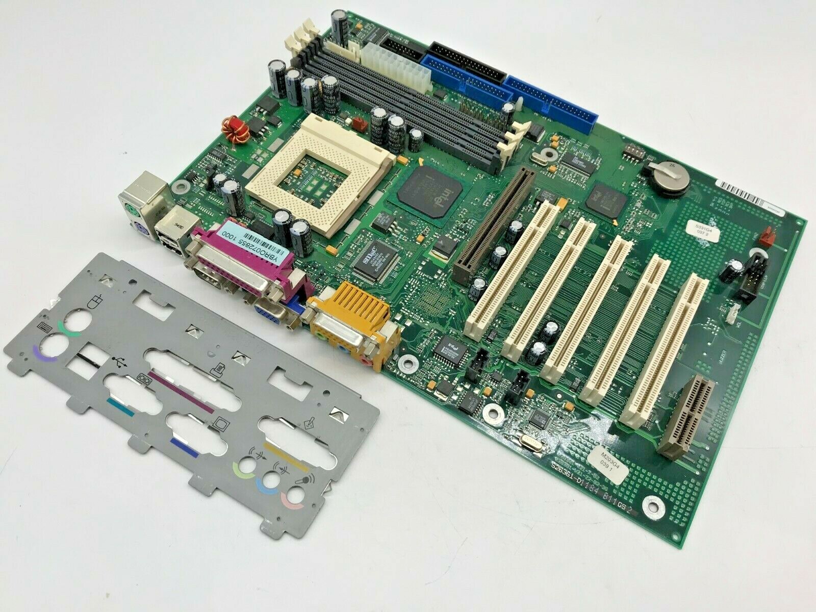 Fujitsu D1184-B11 GS2 -(S26361-D)-SDRAM - ATX - Socket 370- with I/O Shield#M1952