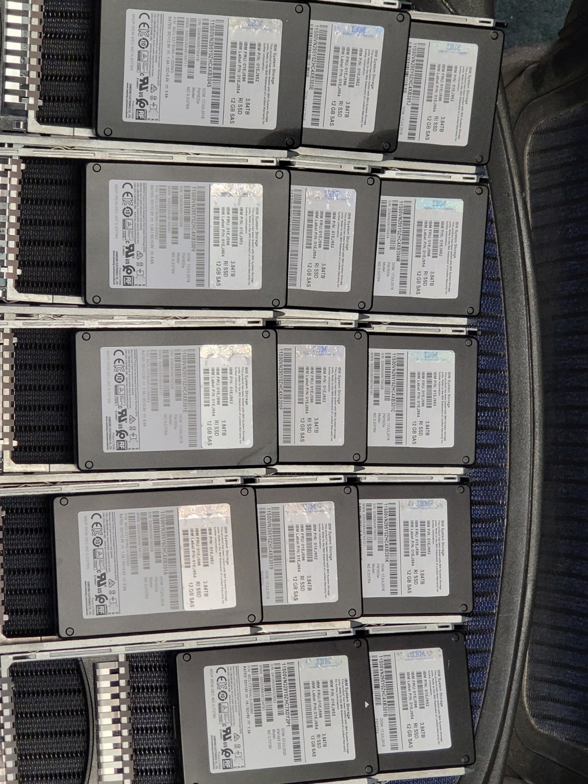 Samsung PM1633a IBM System Storage 3.84TB 12Gbps SAS 2.5in Hot Swap Internal SSD
