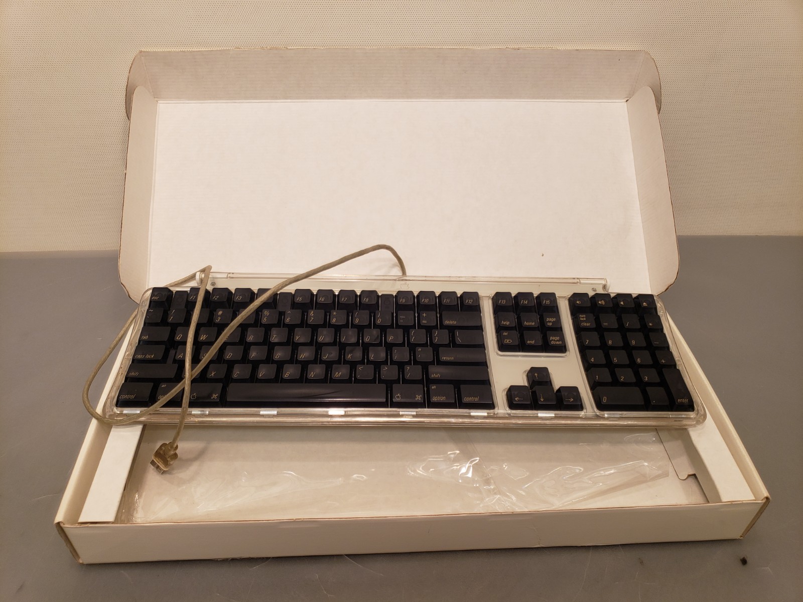 Vintage Apple Pro Keyboard USB Mac M7803 **Used in box