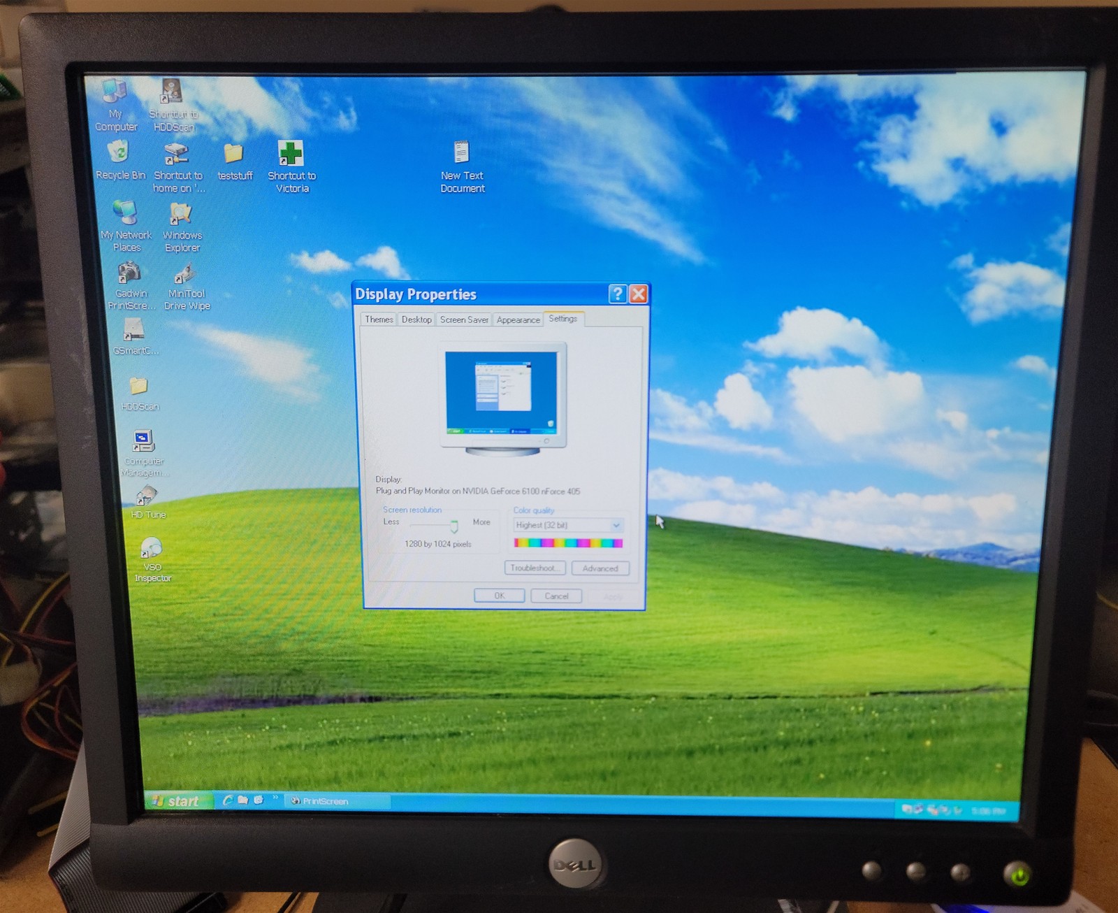 Dell E172FP LCD Monitor 17" w/ Cables - Tested w/ Pics
