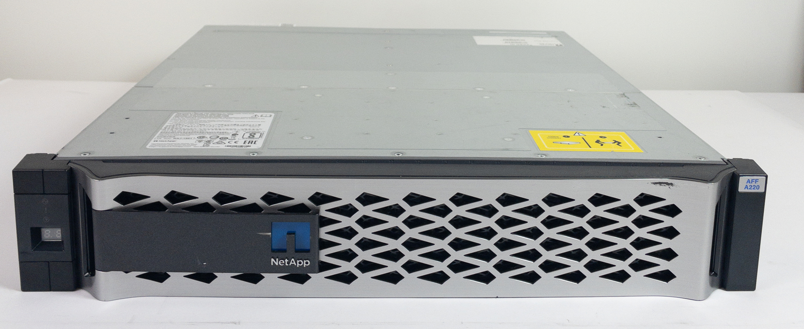 NetApp AFF A220 NAJ-1501 24-Bay All Flash Array 2x 111-04333+B0 Controllers