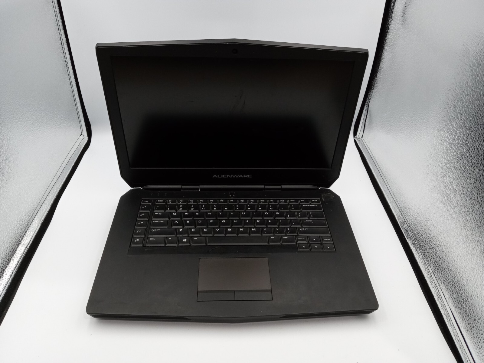 Dell Alienware 15 R2 15" FHD Laptop Intel i5-6300HQ GTX 965M - PARTS/REPAIR -RR