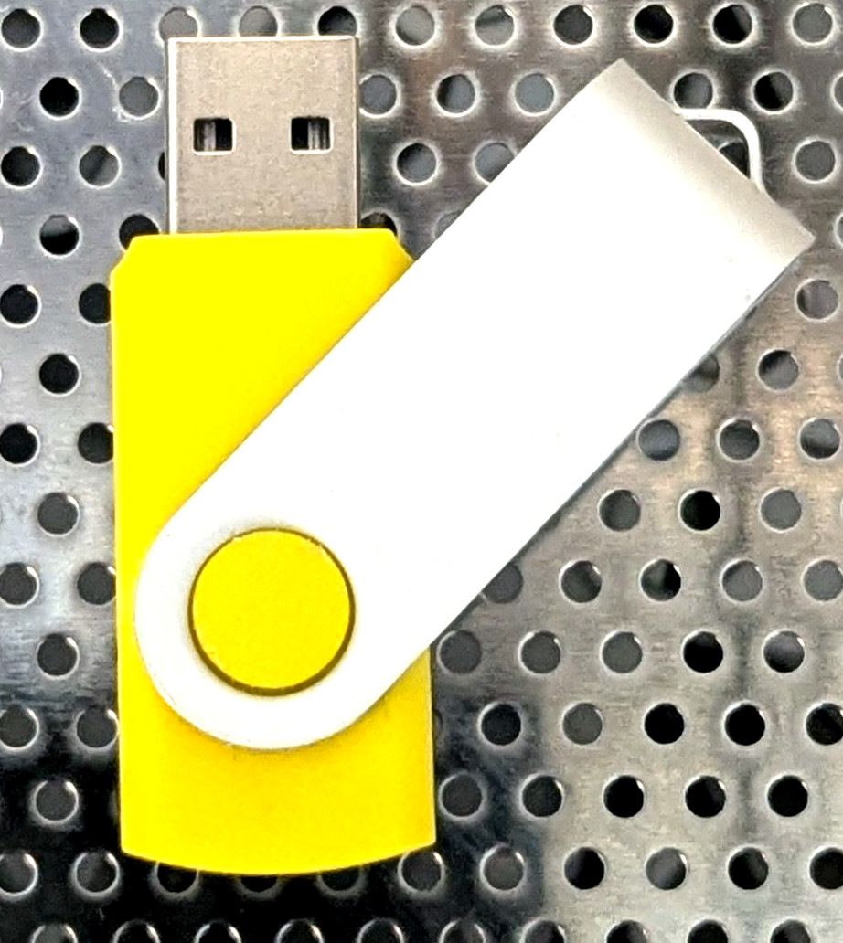 USB Flash Drive 8GB - Unbranded - USB 2.0 - NTFS Formatted for Windows (Yellow)