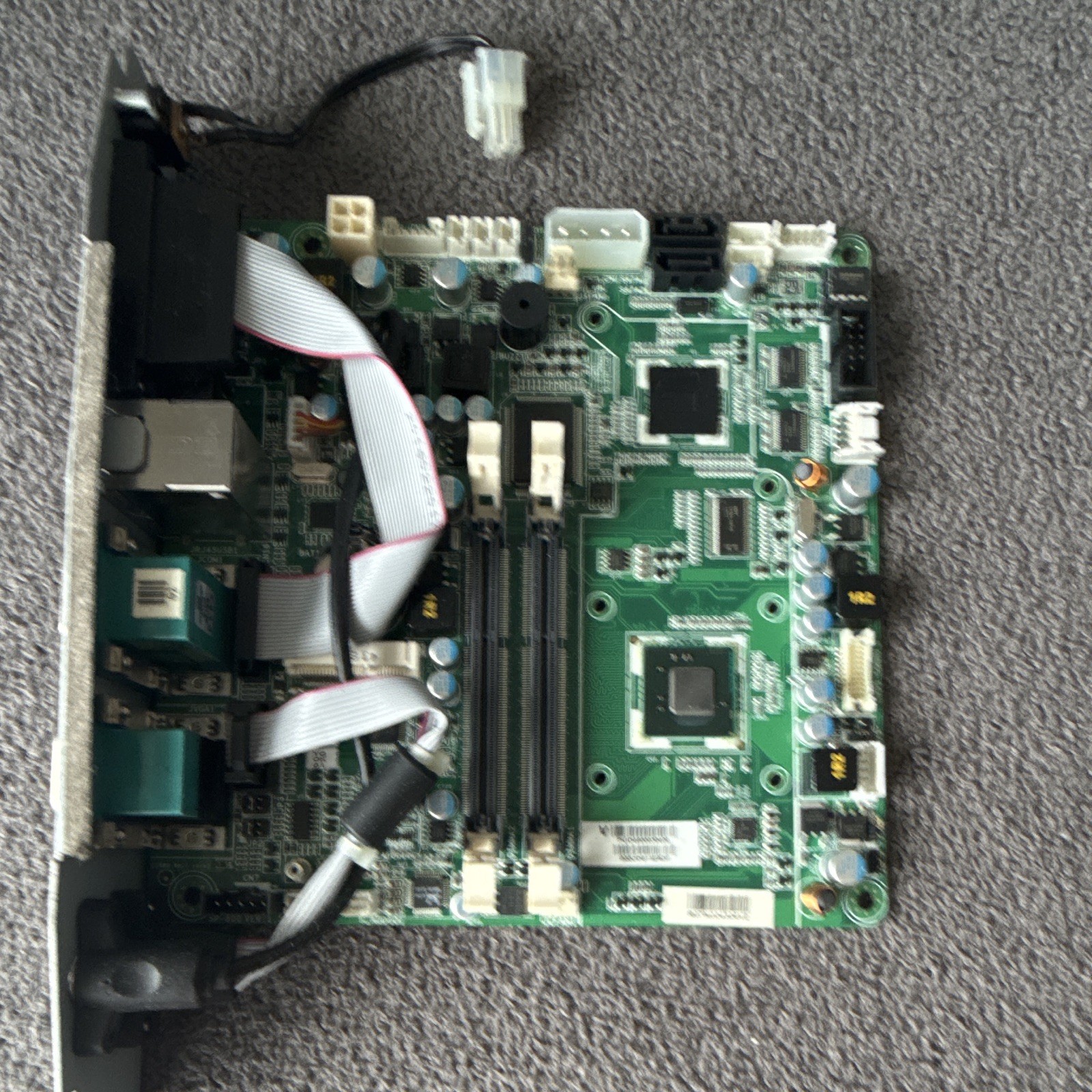 R07N024324V2 Mini-ITX Intel BGA DDR2 2 DIMM PCIe x16 USB2 VGA COM RJ45