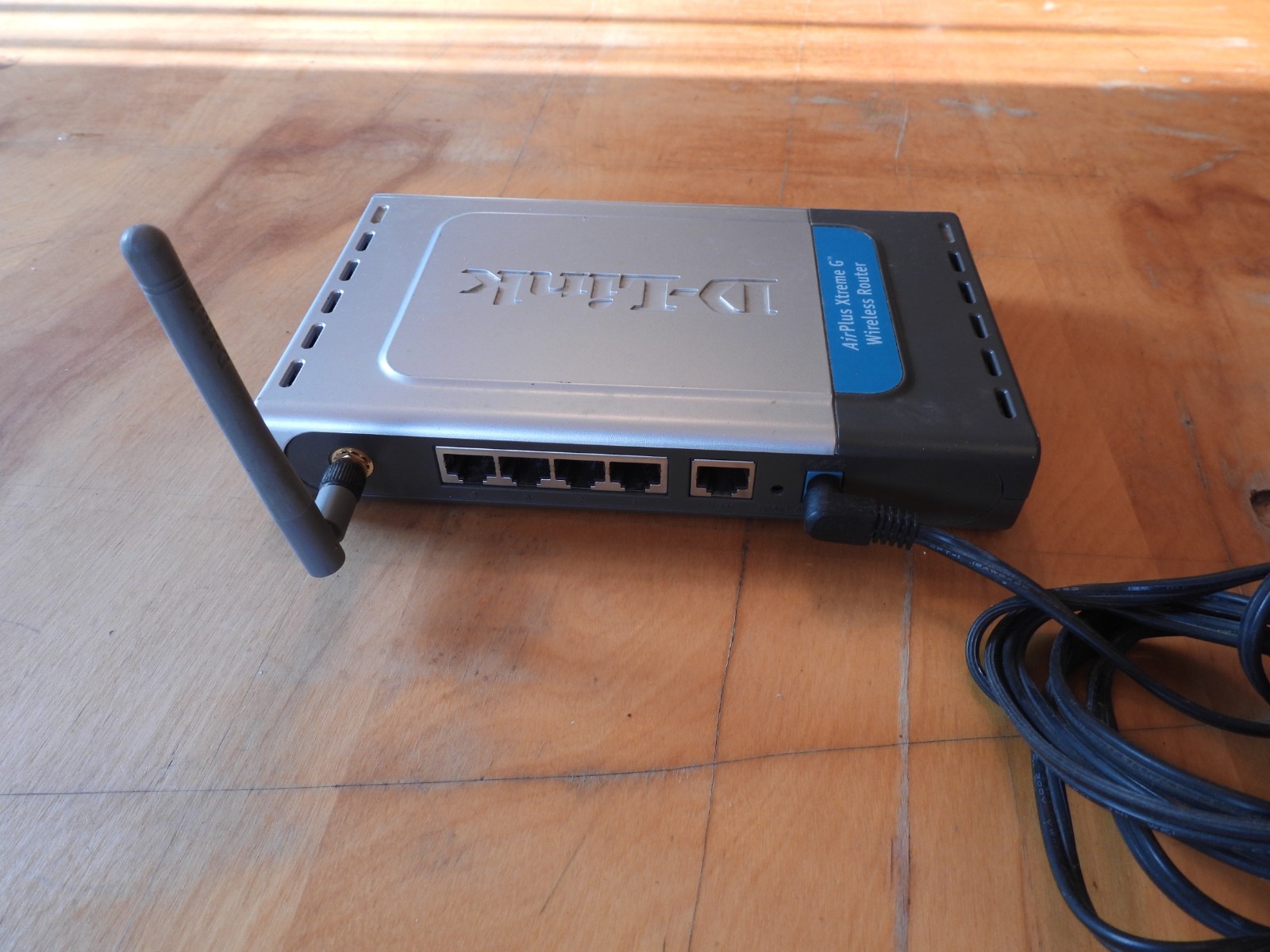 D-Link DI-624 AirPlus Xtreme G Wireless Router