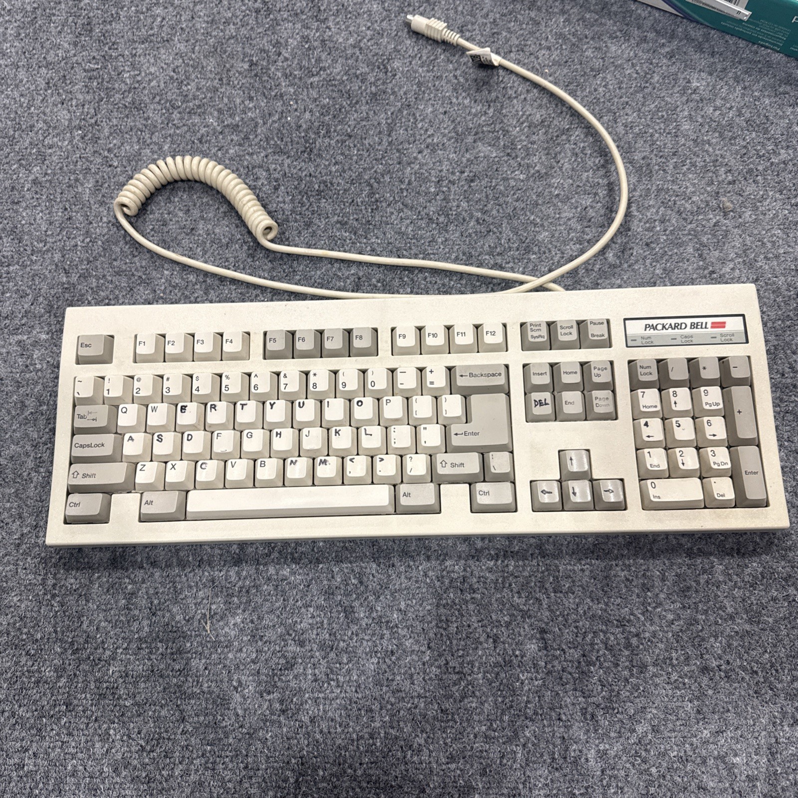 Packard Bell English Keyboard VTG Keyboard 5139 Metal bottom (See Description)