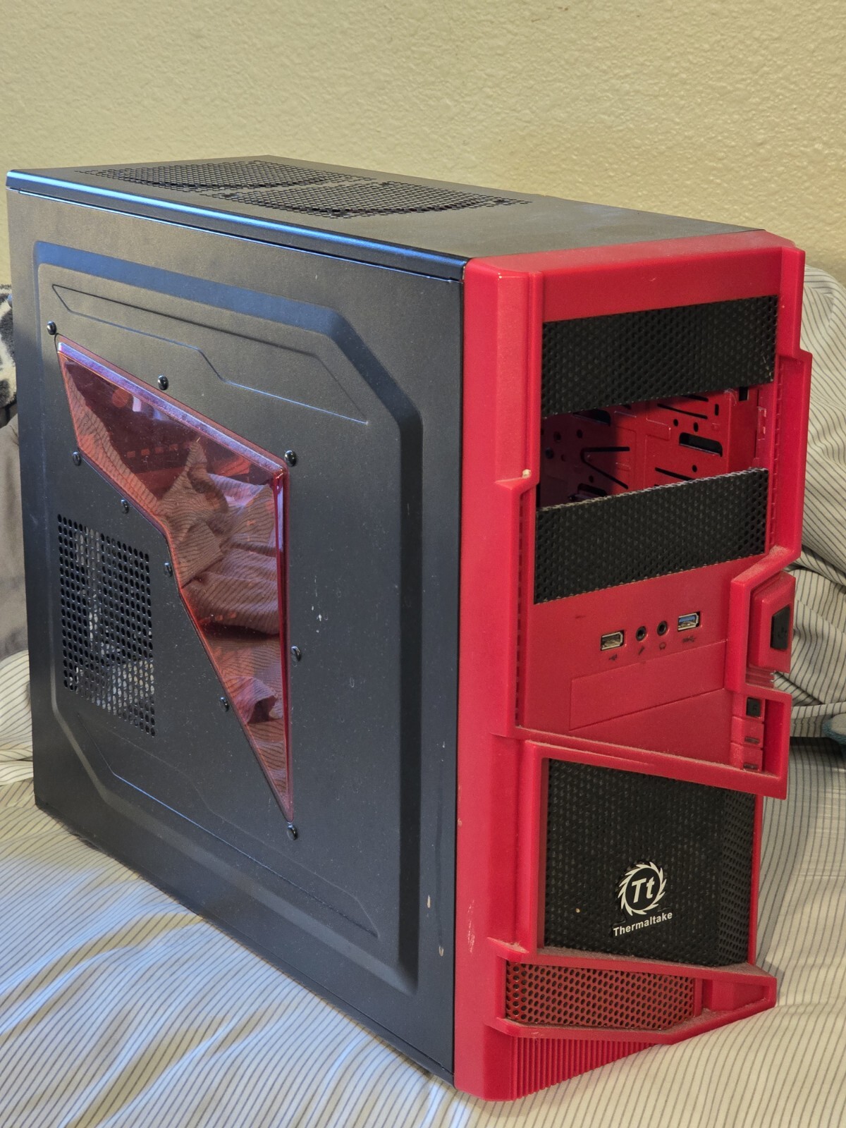 Red Thermaltake Commander MS-I Gaming Case