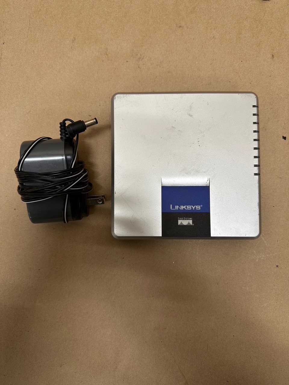 Linksys EG008W Gigabit 8-Port Workgroup Switch with Cord