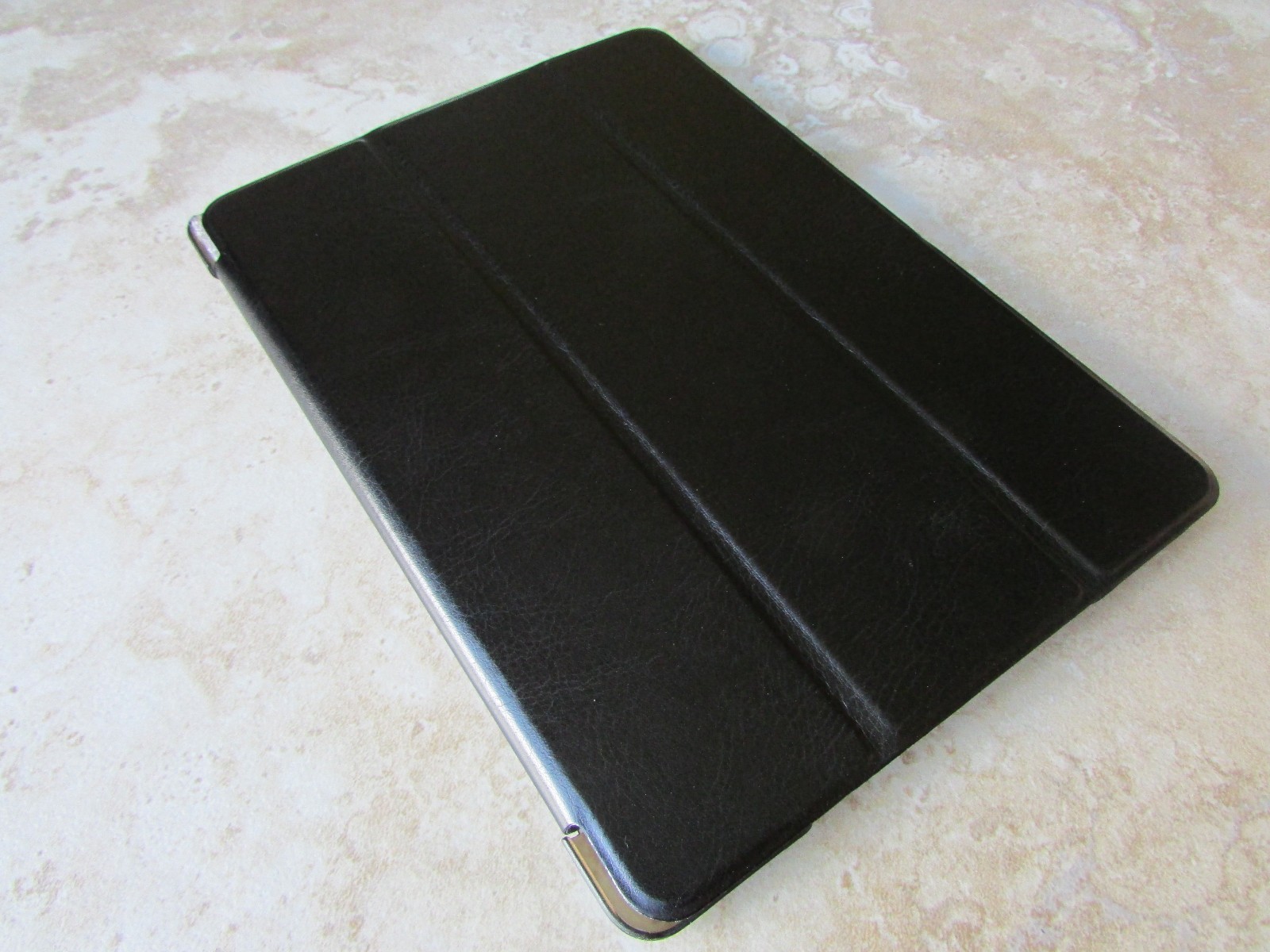 Bear Motion Apple iPad AIr 2 Slim-Fit Tablet Stand Book Folio Case Cover Black