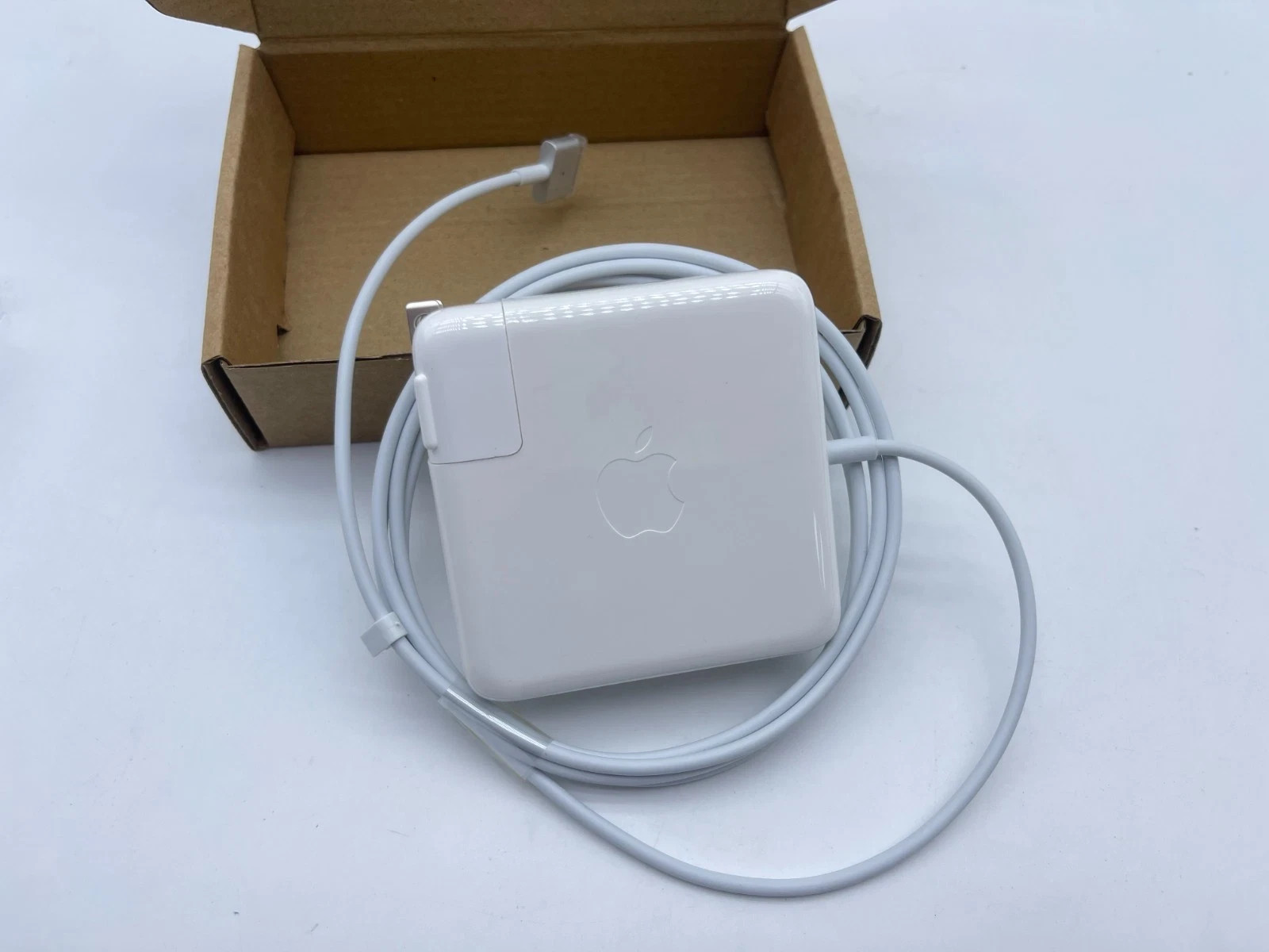 Genuine Apple 85W MagSafe 2 Adapter MacBook Pro w/ Retina A1424 New MD506LLA MS2