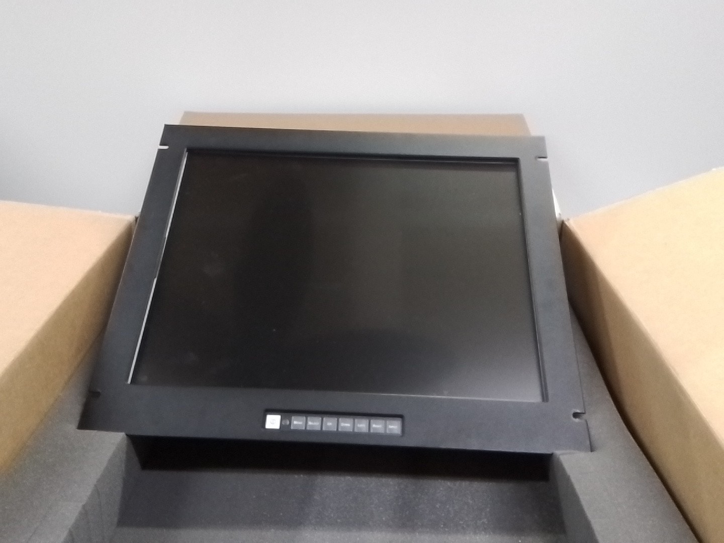 i-Tech RP-20RM-TSC-U 20" Touchscreen Rackmount Monitor TV Screen Display View