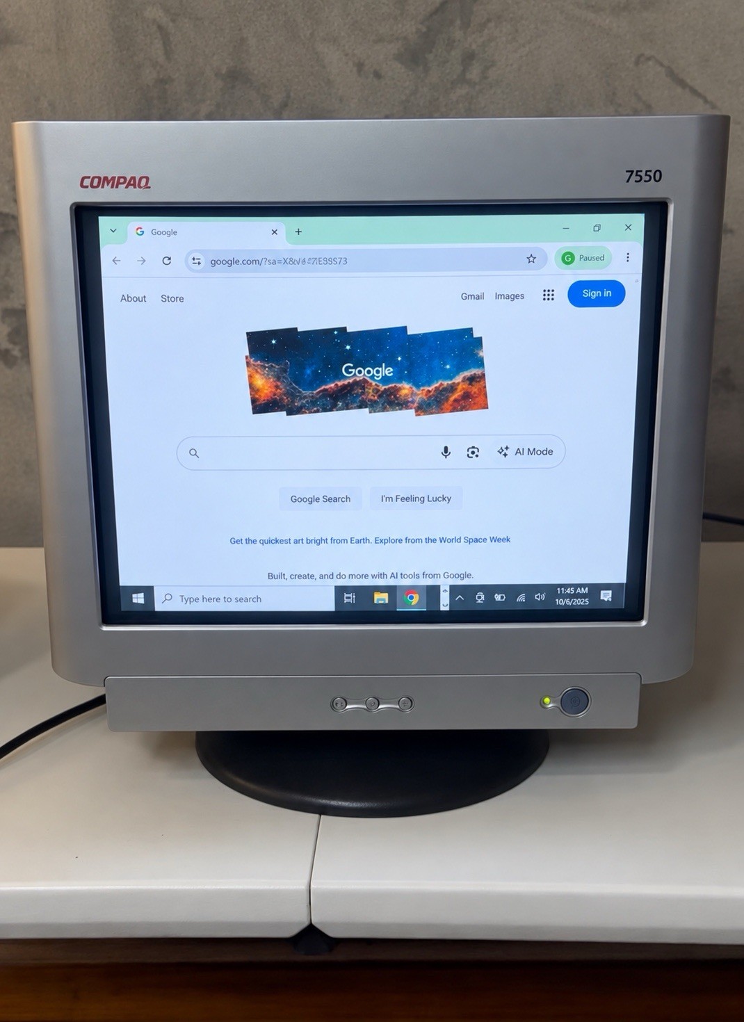 Vintage Compaq FS7550  Model PE1160  16" CRT Computer Monitor - Works w. Base