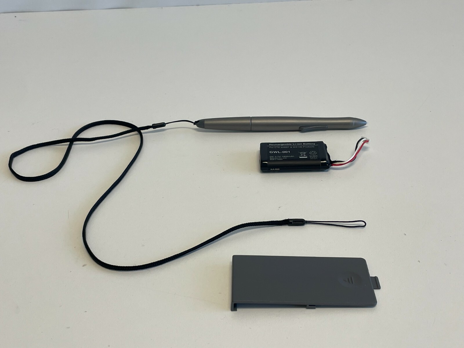 AA4: Smart Technologies Stylus, Battery, and Battery Cover for WS200 Slate