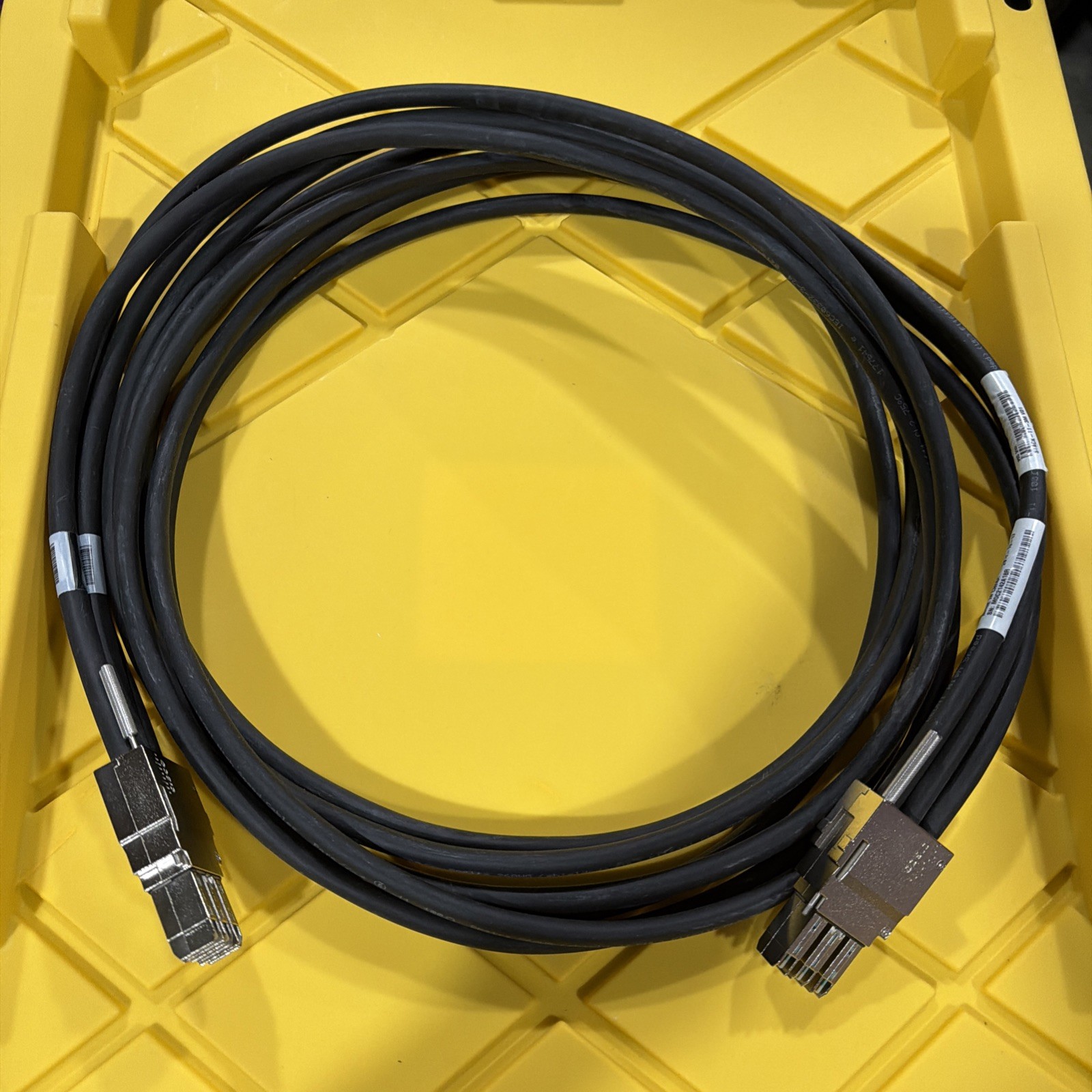 Genuine Cisco Stack-T1-3M StackWise Stacking Cable 800-40405-01 Length 3 Meter
