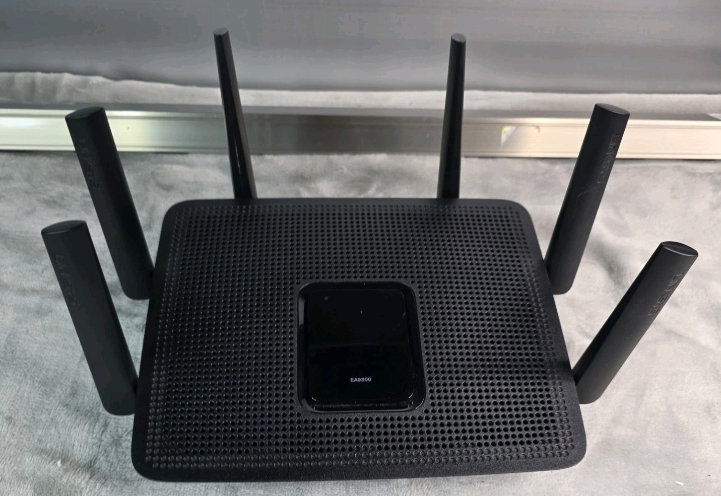 Linksys EA9300 Max-Stream AC4000 Tri-Band WiFi Router 6 Antennas w/ Power...