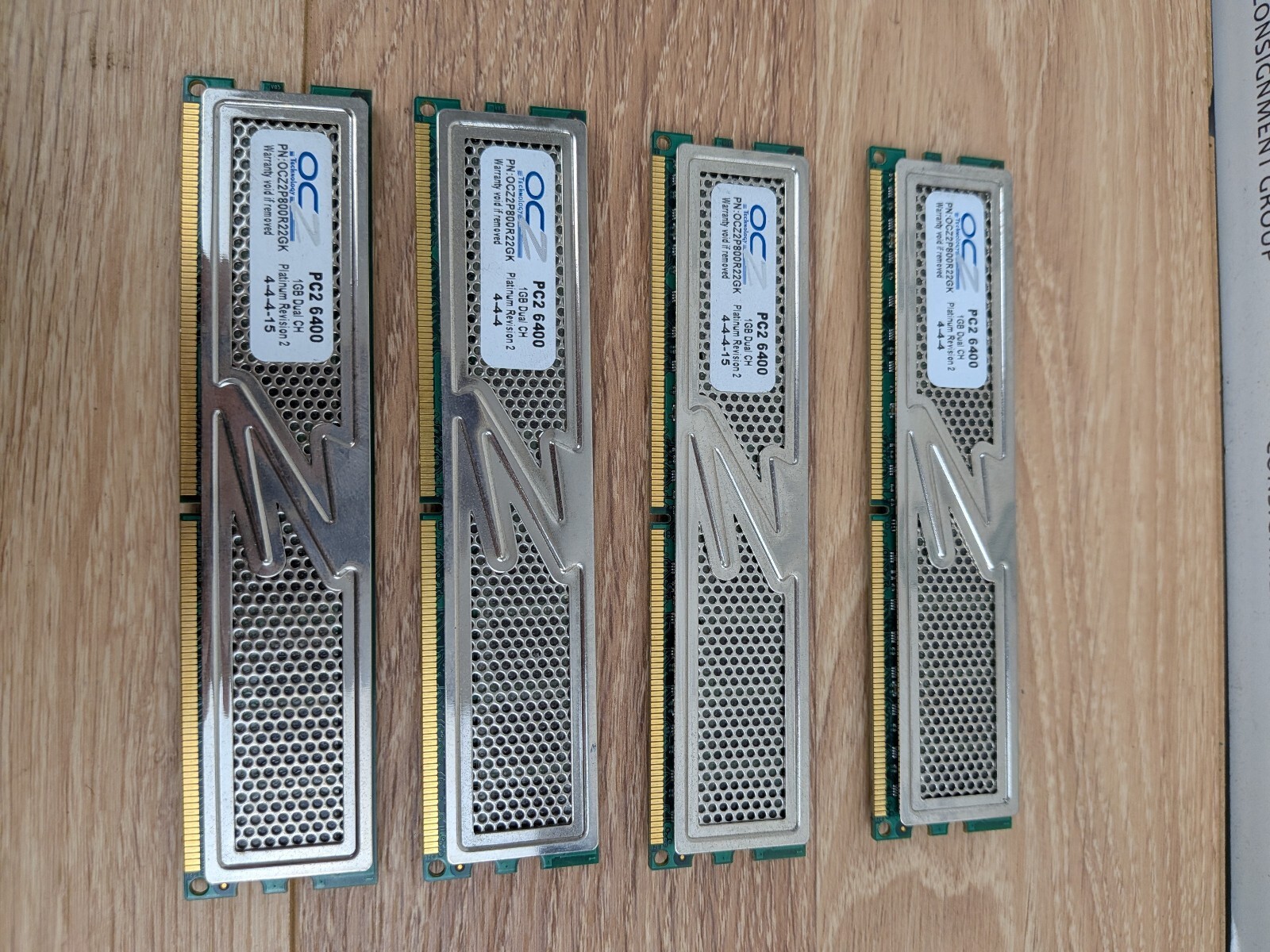 OCZ PC2-6400 DDR2 SDRAM Memory Modules Silver Heat Spreaders