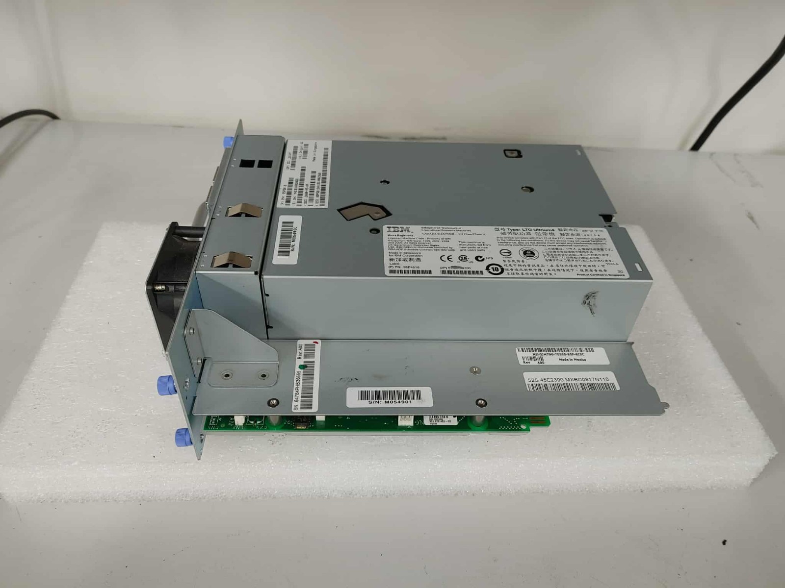DELL IBM POWERVAULT LTO-4 ULTRIUM SAS TAPE LIBRARY DRIVE 95P5819 0JM796 YND55