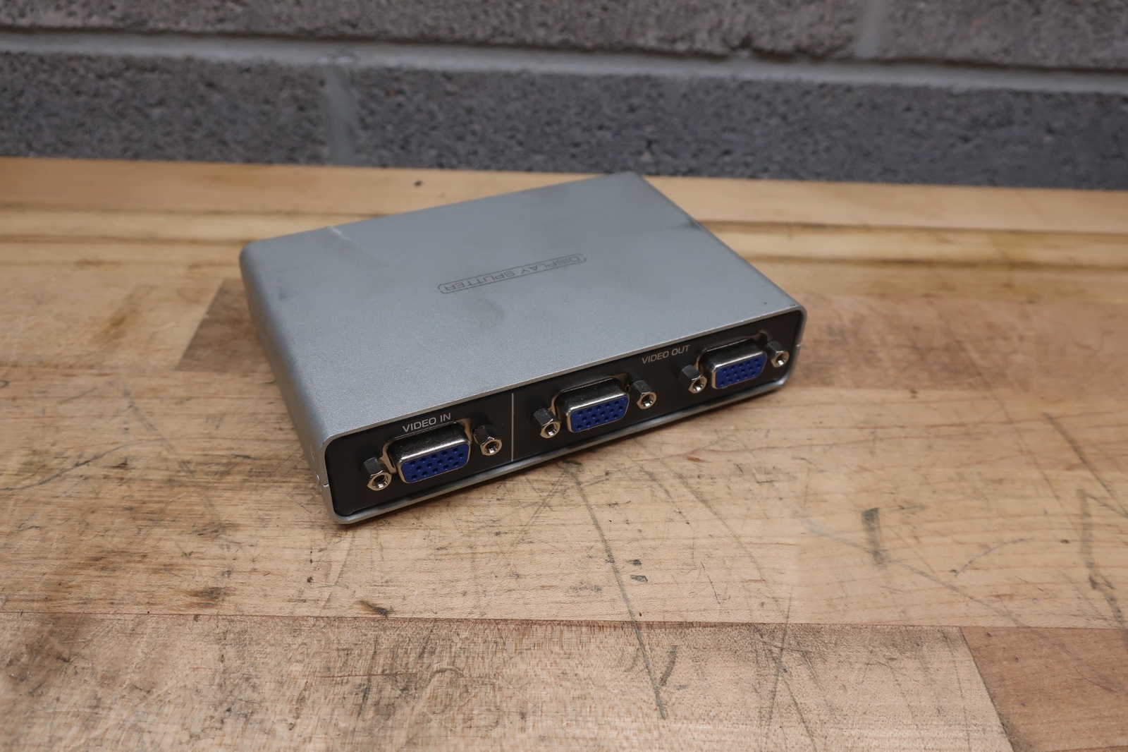 Sanwa Supply Display Splitter VGA-SP2 High-Performance Display Distributor