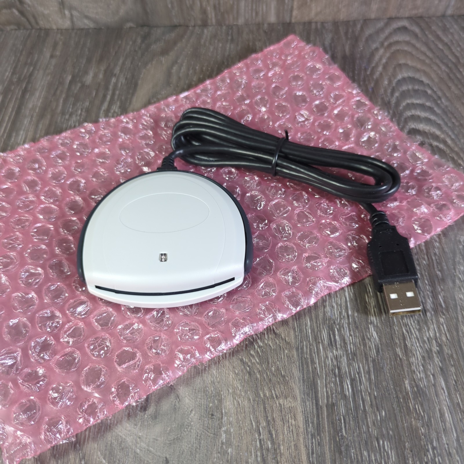 Identiv SCR3310 V2 USB Smart Card Reader for Computer SmartOS - Black/Gray