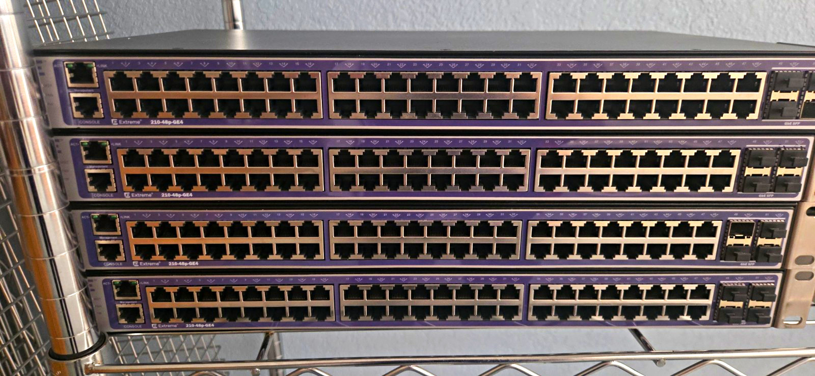 Extreme 210-48p-GE4 48-Port Gigabit Rack Mount Managed L2 Switch SFP