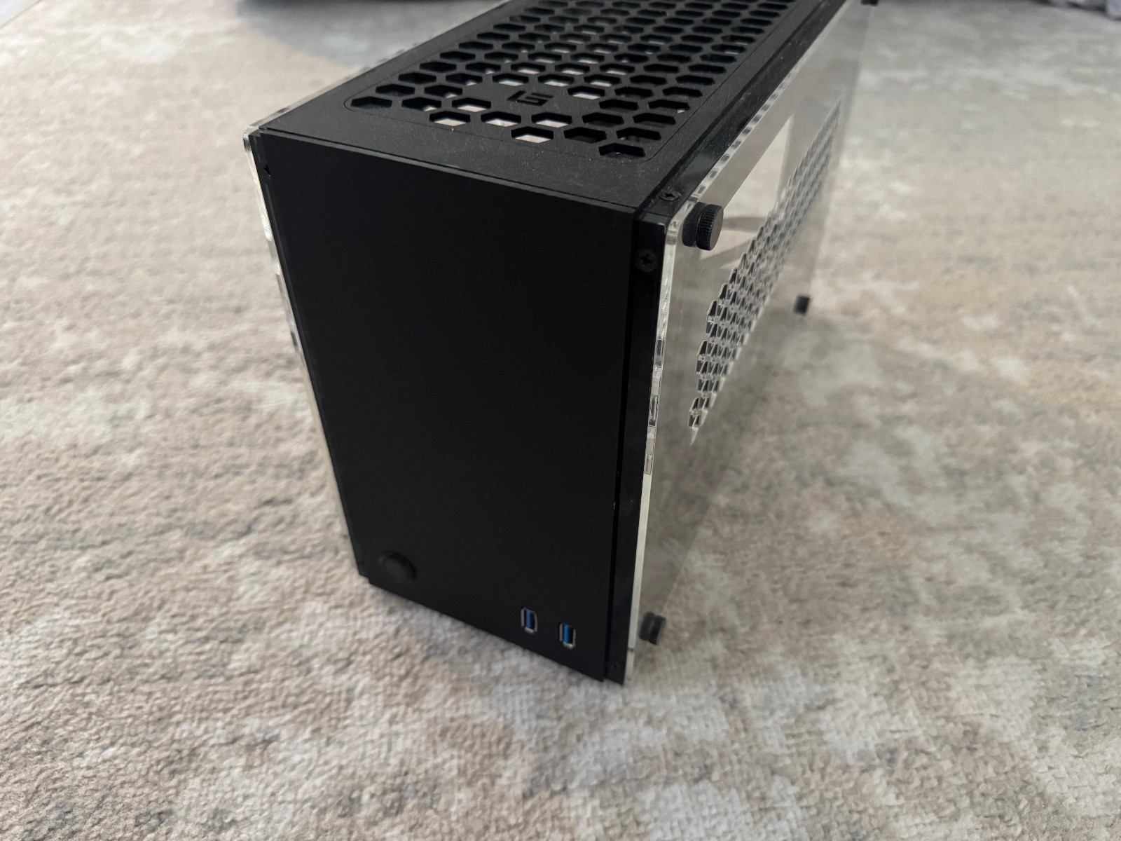 GEEEK A60 Mini-ITX Small Form Factor SFF Case Black