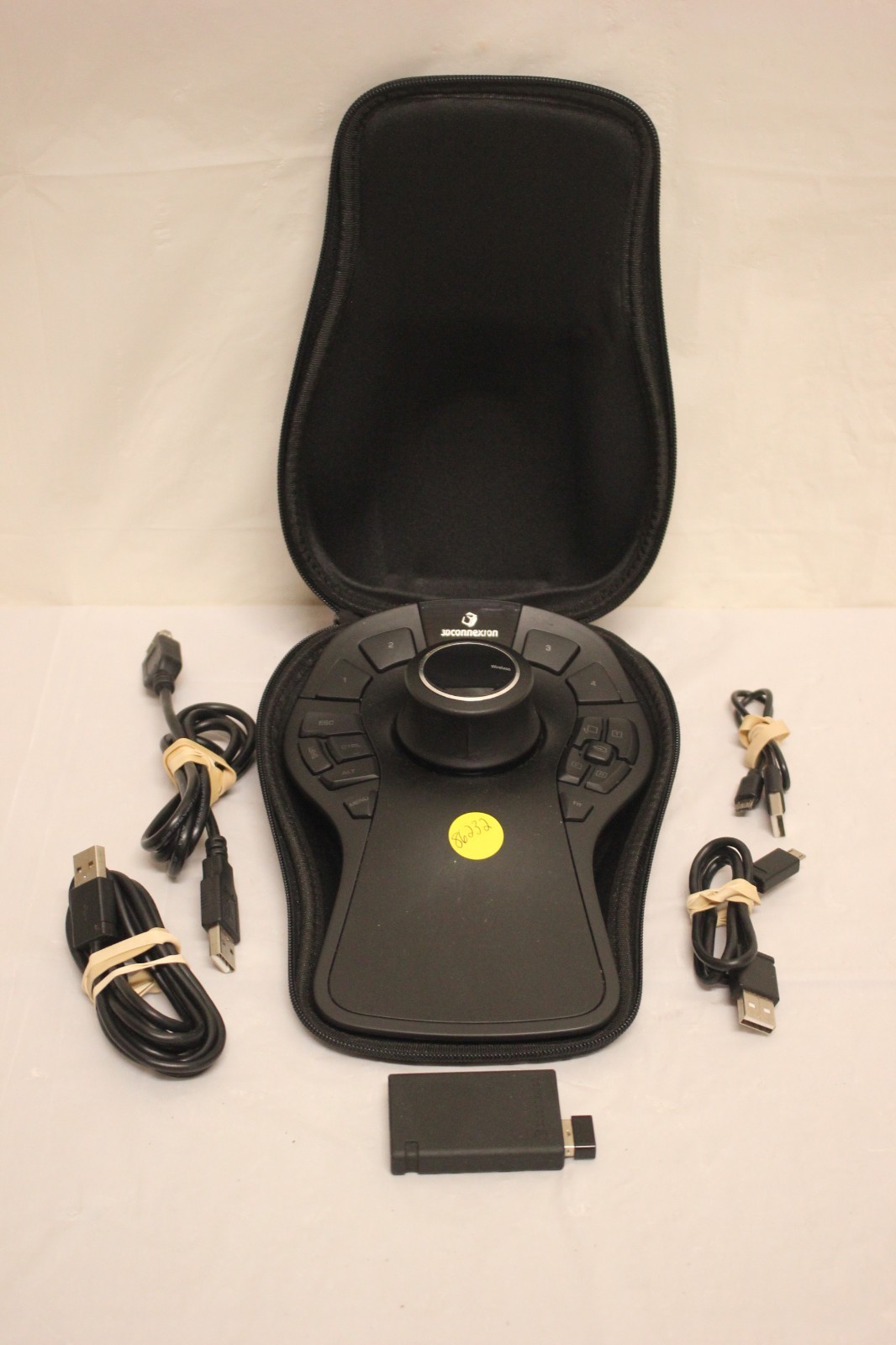 3Dconnexion SpaceMouse Pro Wireless Bluetooth 3D CAD Mouse B2