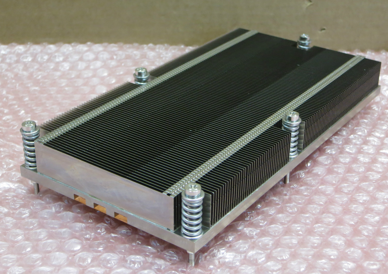 New Fujitsu Primergy RX900 S2 Heat Sink For Intel Xeon Processors CA82001-8557