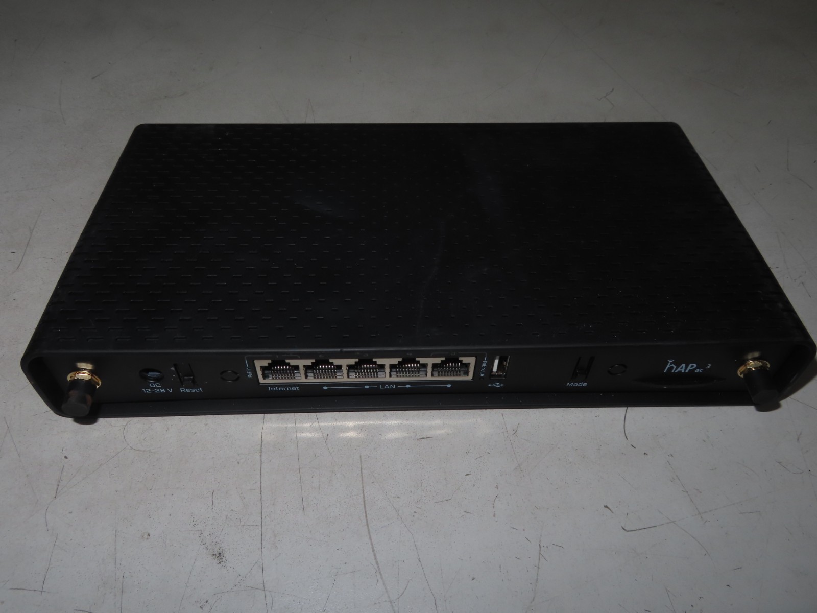 MikroTik hAP ac3 AC1750 Dual-Band Gigabit WiFi Router 5-Port LAN PoE RB-hAPac3