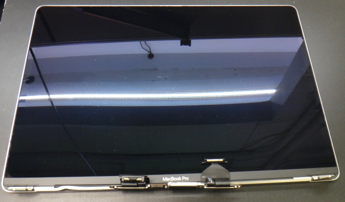 Apple MacBook Pro A1990 2018 15.4" Retina LCD Screen EMC 3215 Space Gray Grade C