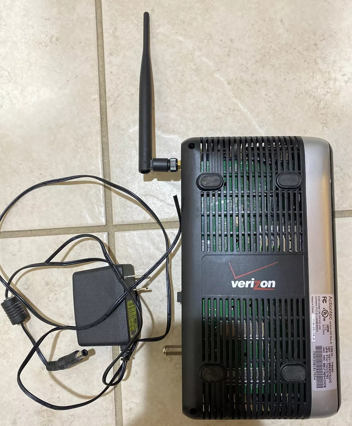 Verizon Actiontec M1424WR Rev Wireless Router Coax 10 Vcd 1.6a Home Office Parts
