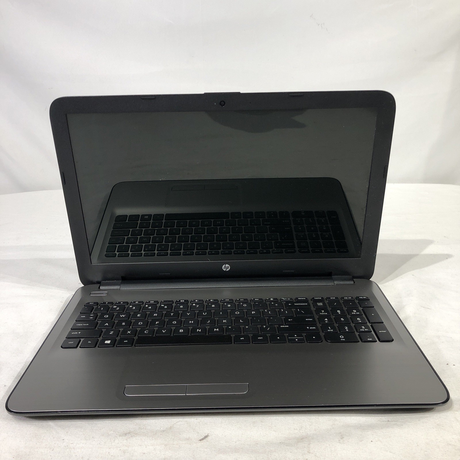 HP Notebook 15-ay077nr Intel Core i5-6200U 2.3 GHz 6 GB ram 1TB HDD/Win 10