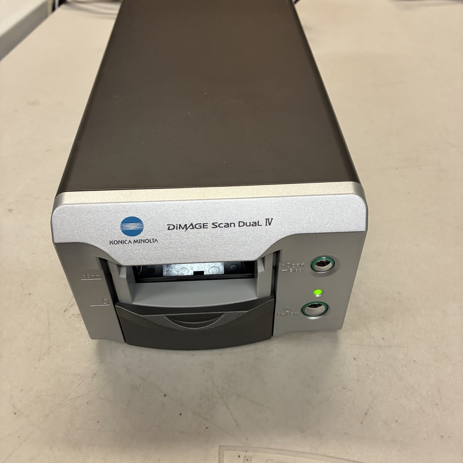 Konica Minolta Dimage Scan Dual IV AF-3200 Film and Slide Scanner No Cords Works