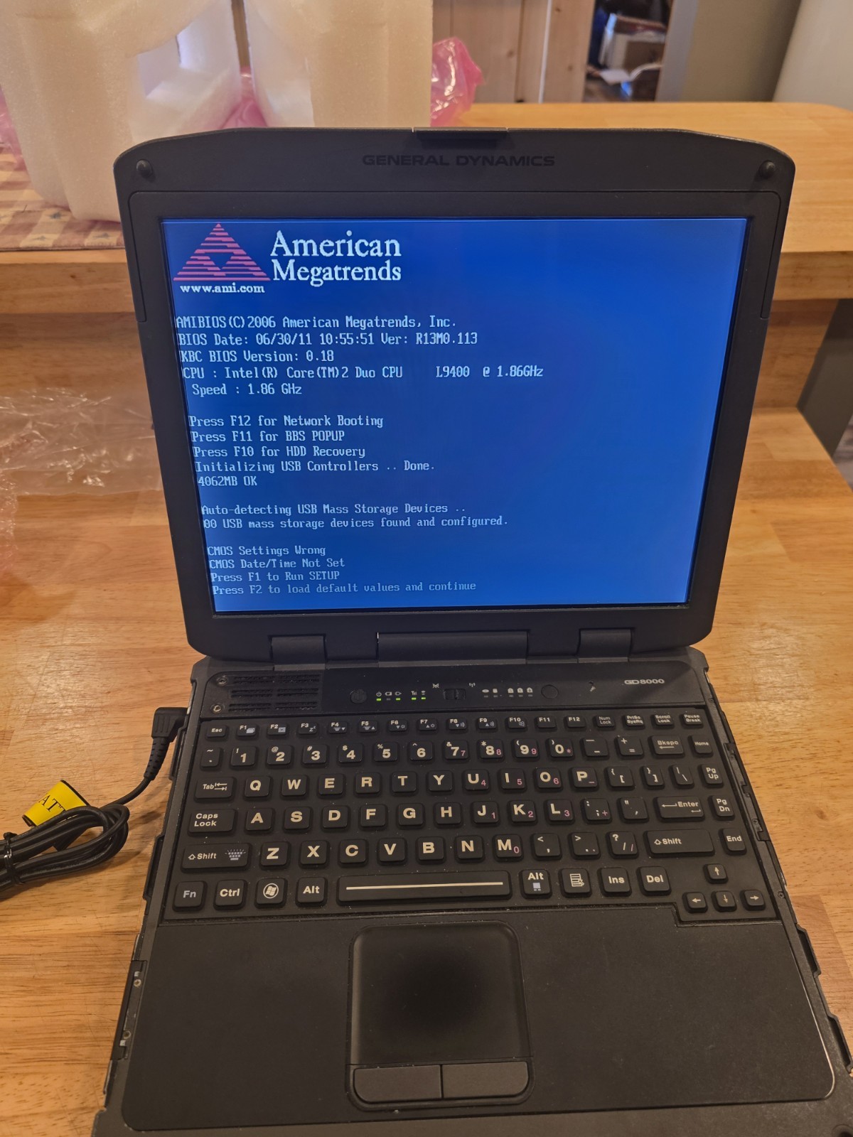 General Dynamics Itronix GD8000 13.3" Rugged Touch Laptop L9400 4GB + Extras