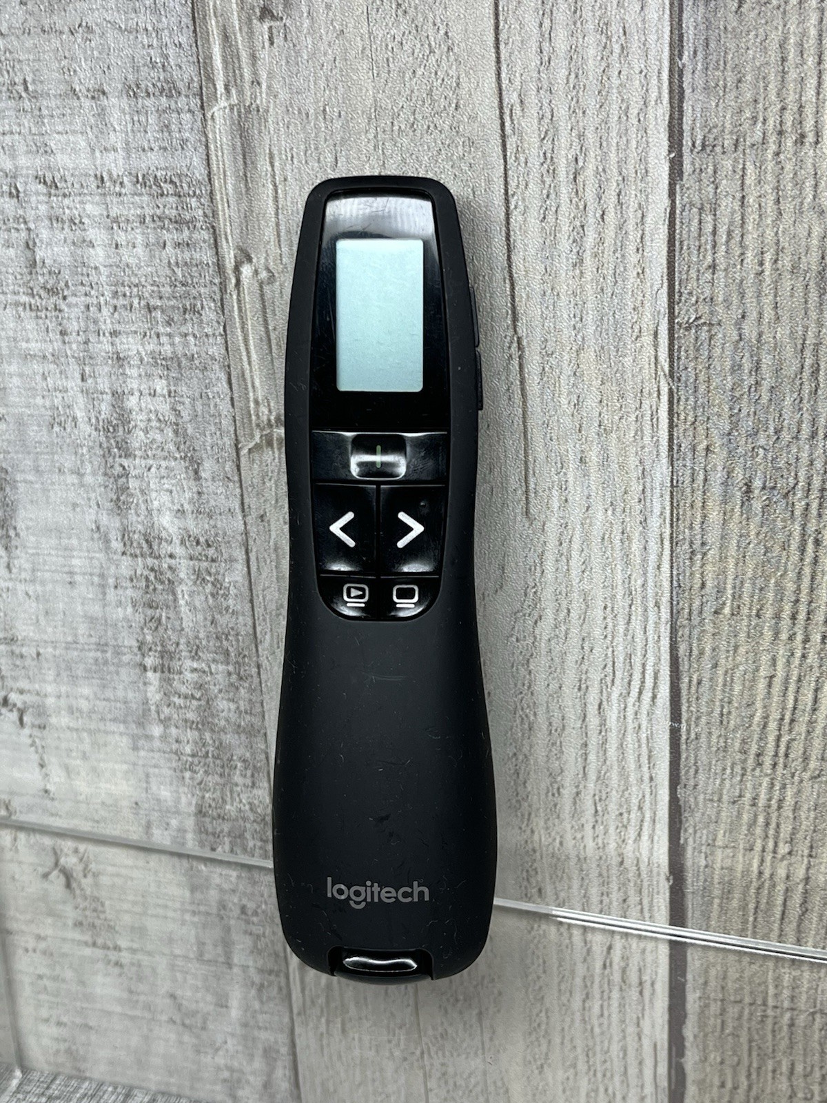 Logitech R800 Series LCD Laser Presentation Remote W/ Dongle  (R-R0009)