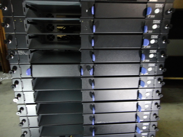 IBM 8765-1UX Blank Slot with One SCSI port 1U Rackmount Drive Enclosure No Drive