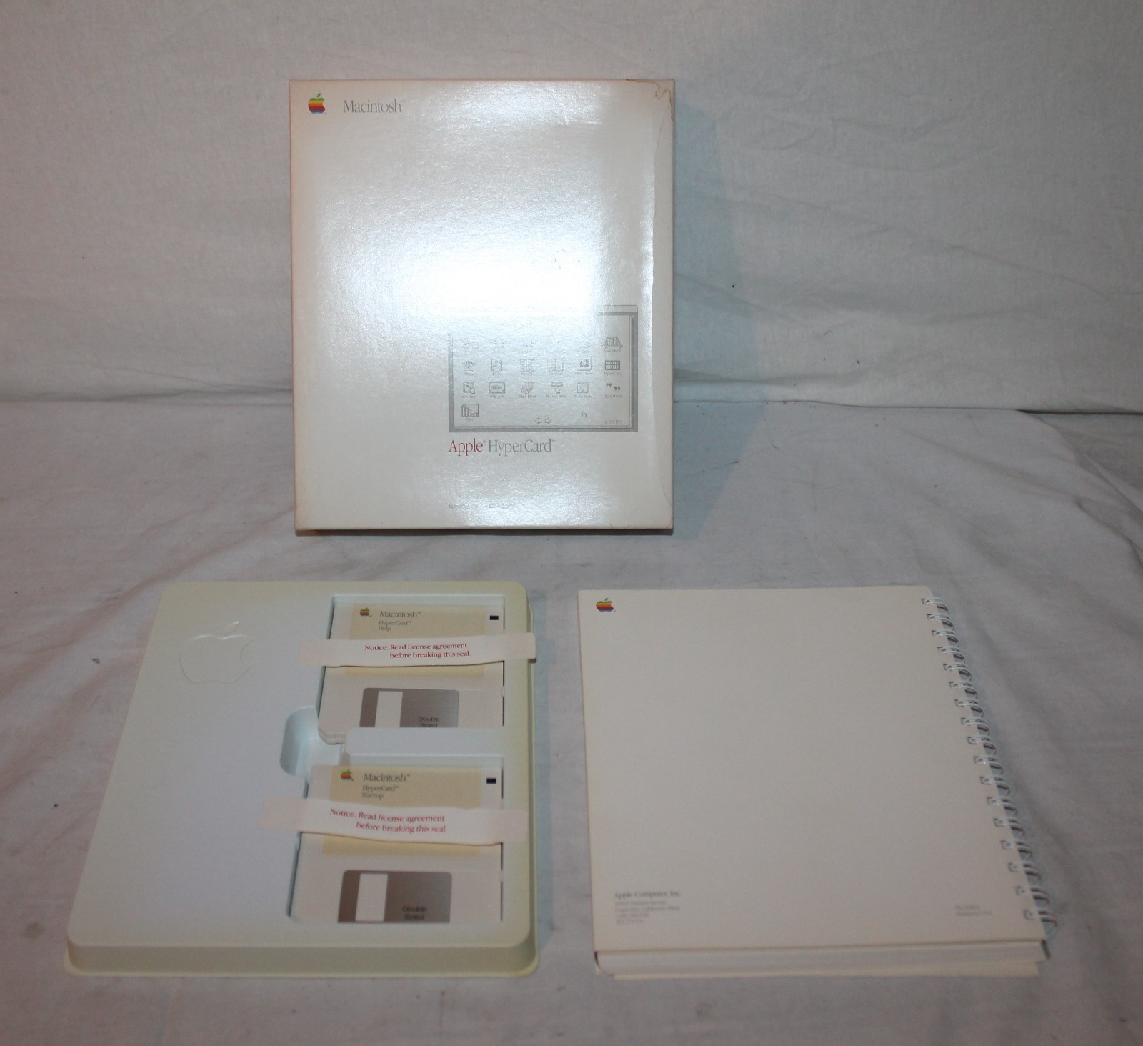 Apple HyperCard Software M0556 with Manual – Factory-Sealed Disks