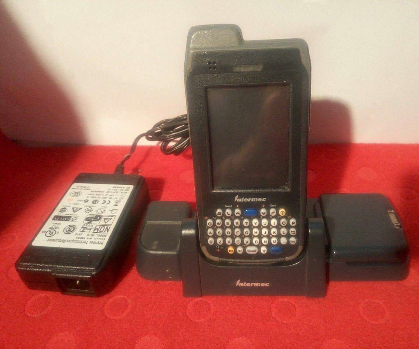 - Intermec CN4  Mobile Computer WITH CHARGER AND EXTRA BATTERY (NO STYLUS)