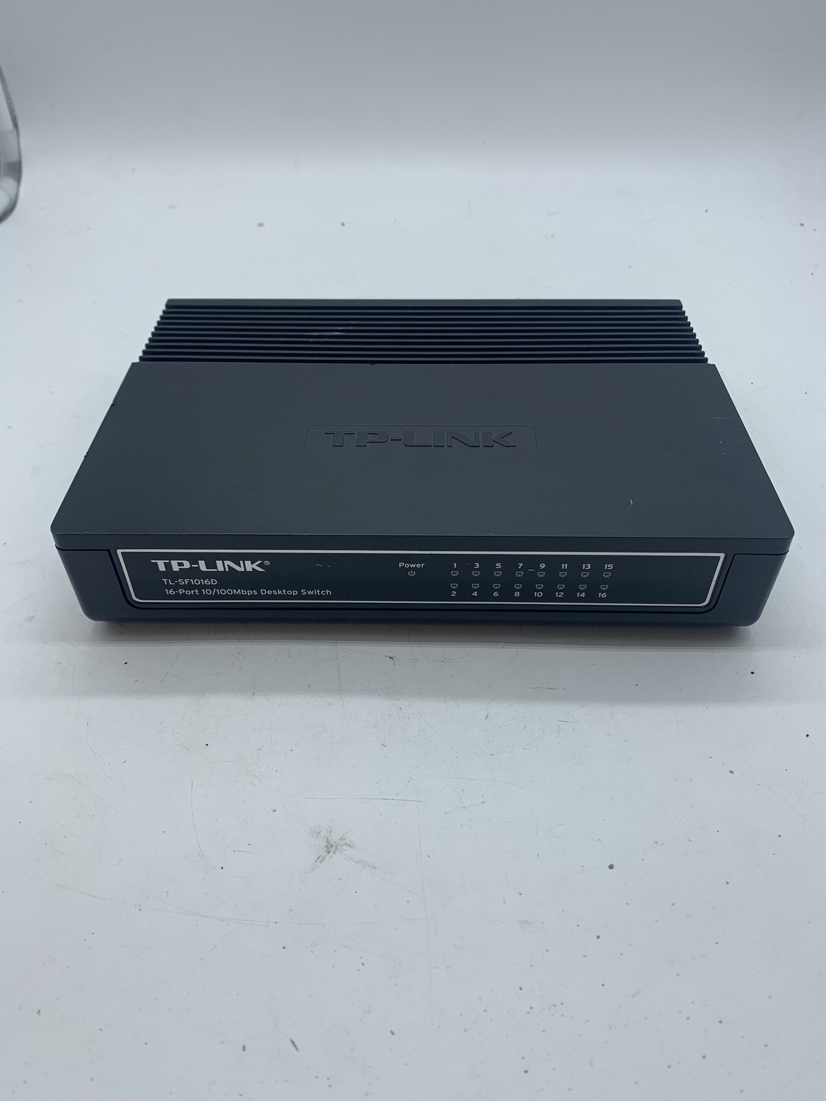 TP-LINK TL-SF1016D 16-Port 10/100Mbps Desktop Switch No Adapter w/ 