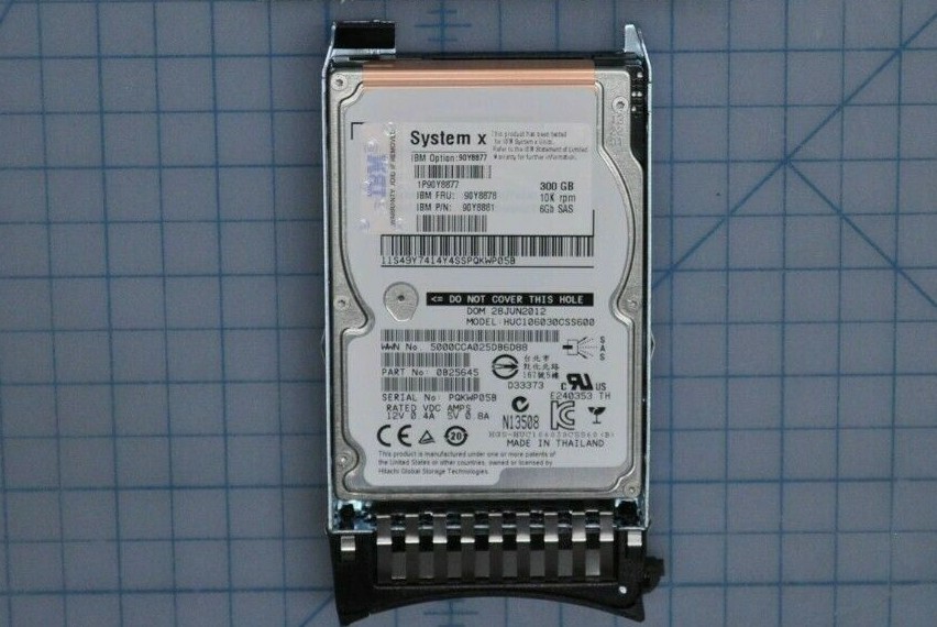 IBM 300GB 10K 6G HOT SWAP SFF 2.5" SAS Hard Drive NO TRAY 90Y8881 90Y8877