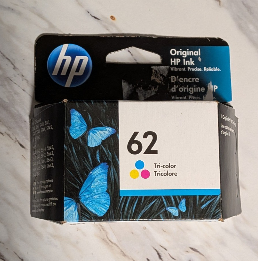 New HP 62 Tri-Color C2P06AN Ink Cartridge - (Exp. Date: 03/2021)