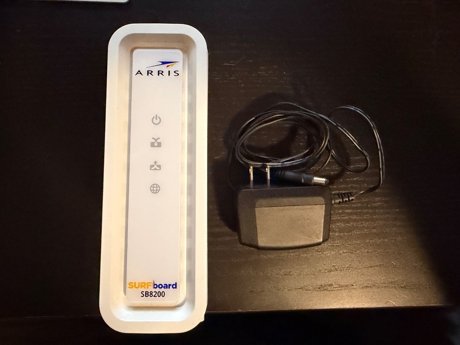 ARRIS SURFboard SB8200 DOCSIS 3.1 Cable Modem Gigabit 2-Port Ethernet White