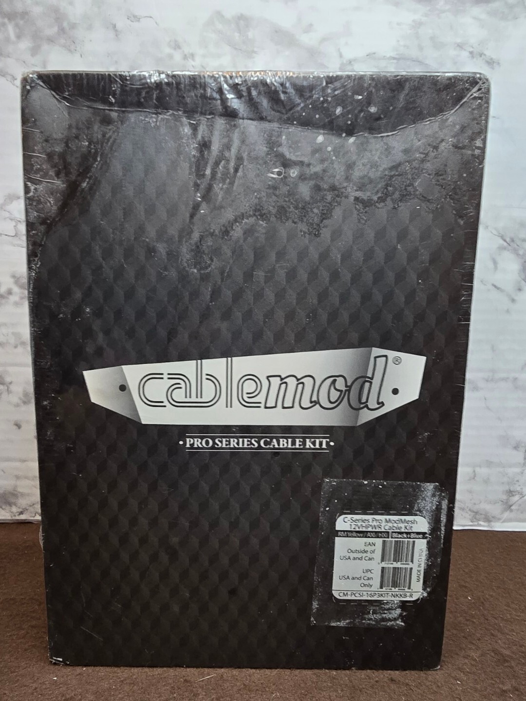 CableMod C-Series Pro ModMesh 12VHPWR Cable Kit RM Yellow Axi/ HXi Black/Blue 